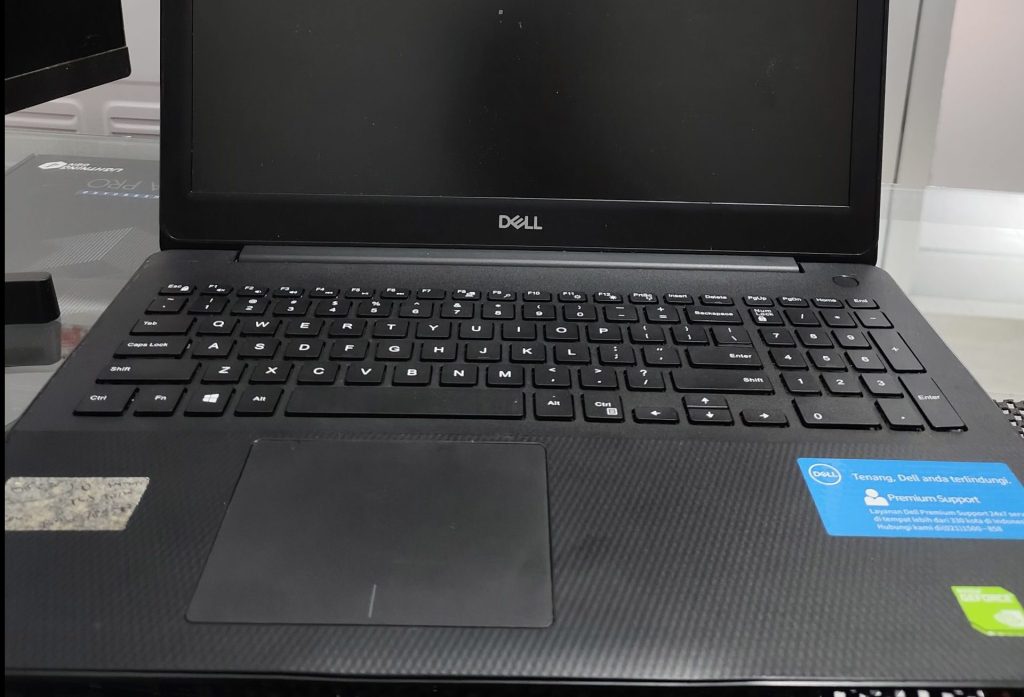 Laptop Dell Inspirion 15 5583